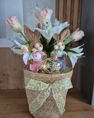 Jedna roztomilost.🐇 www.krasne-ubrusy.cz 55cm. . . . #velikonoce #velikonocnidekorace #dekorace #trvanlivedekorace...